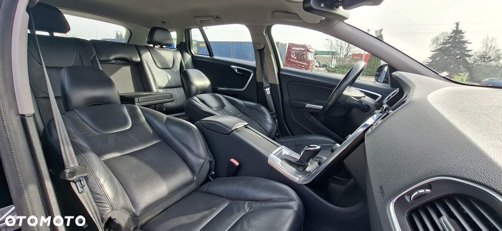 Volvo V60 D6 AWD Plug-in Hybrid Summum - 21