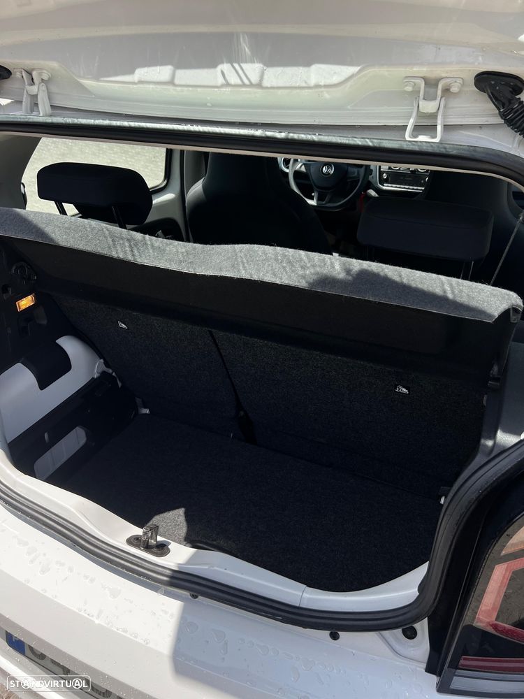 VW Up! - 8