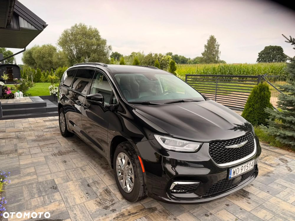 Chrysler Pacifica - 2