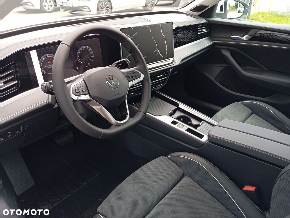 Volkswagen Passat - 11