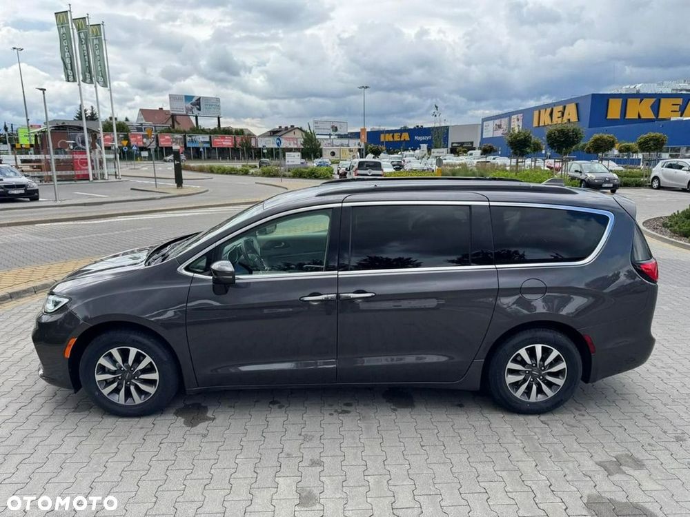 Chrysler Pacifica - 23