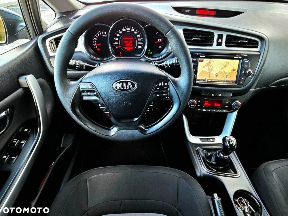 Kia Ceed 1.6 GDI Fifa World Cup Edition - 12