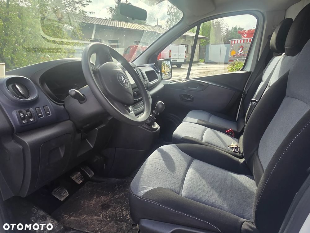 Opel Vivaro - 8