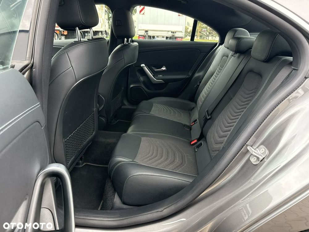 Mercedes-Benz CLA 180 7G-DCT Entry - 15