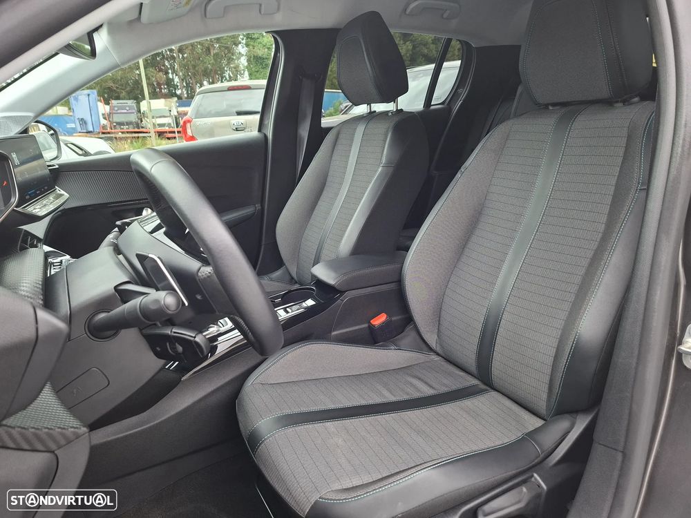 Peugeot 208 PureTech 130 EAT8 Allure - 33
