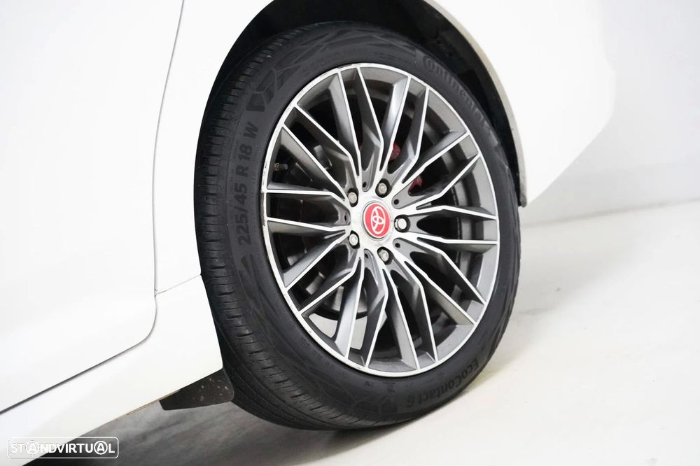 Toyota Avensis 1.6 D-4D Comfort - 16