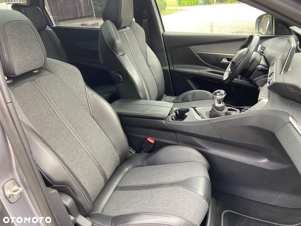 Peugeot 5008 - 10