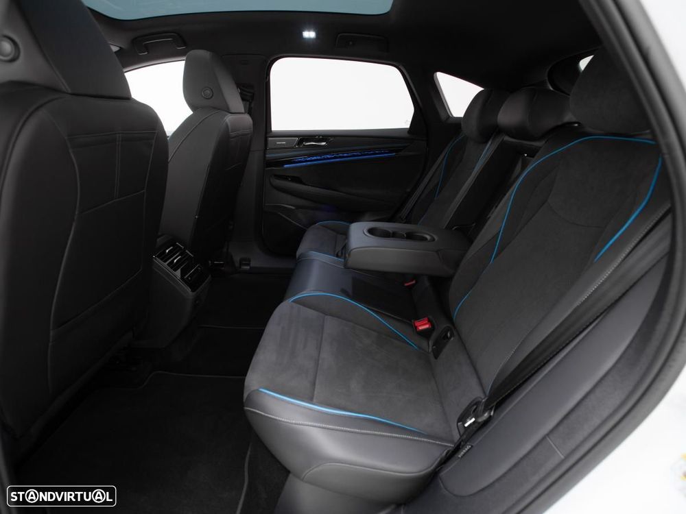 VW ID.7 Pro - 10