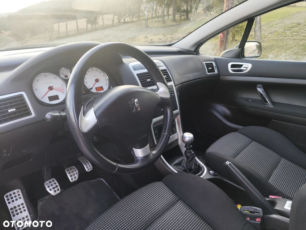 Peugeot 307 CC HDi FAP 135 Epok - 10