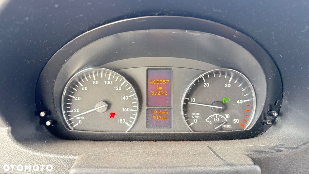 Mercedes-Benz Sprinter - 25