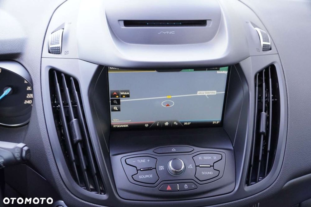 Ford Kuga 2.0 TDCi 2x4 Titanium - 16