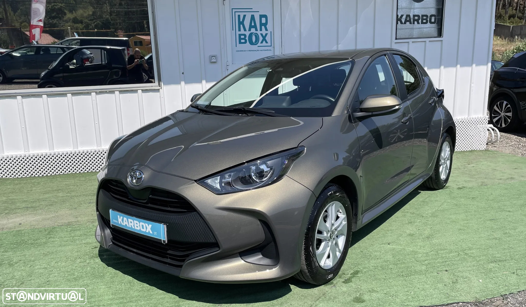 Toyota Yaris 1.0 VVT-i Comfort Plus - 2