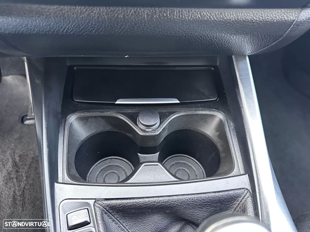 BMW 118 d Line Sport - 37