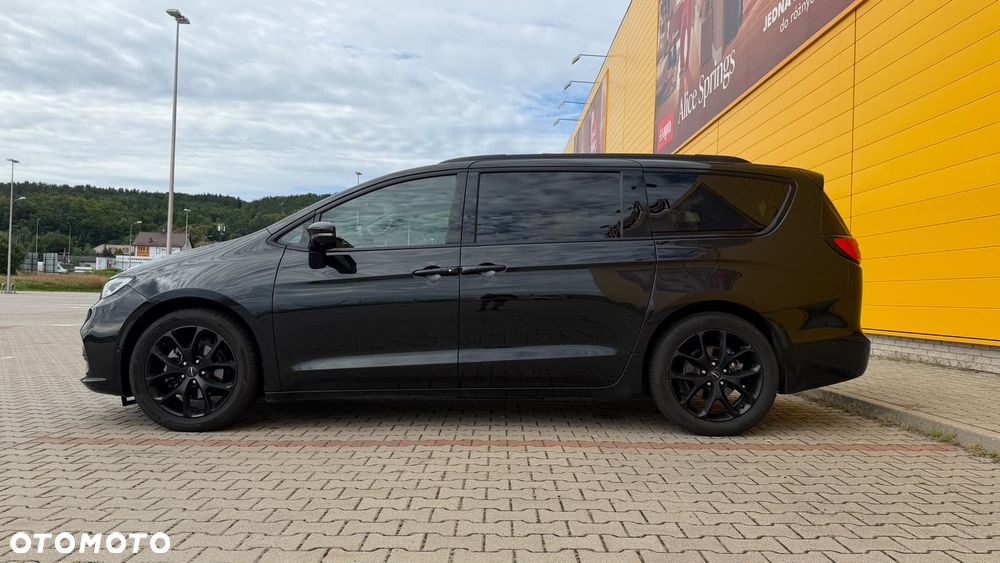 Chrysler Pacifica - 3