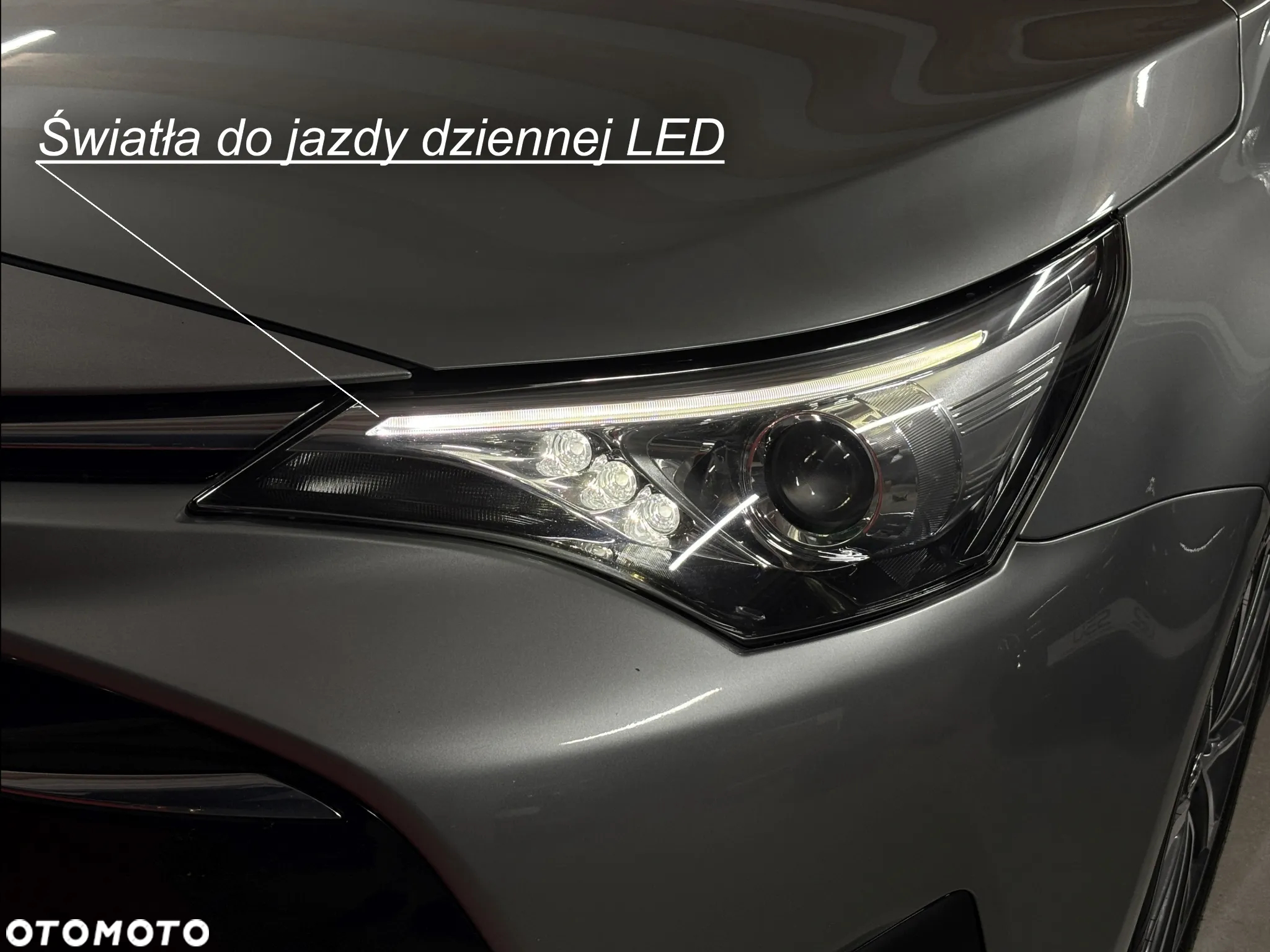 Toyota Avensis 1.8 Premium - 37