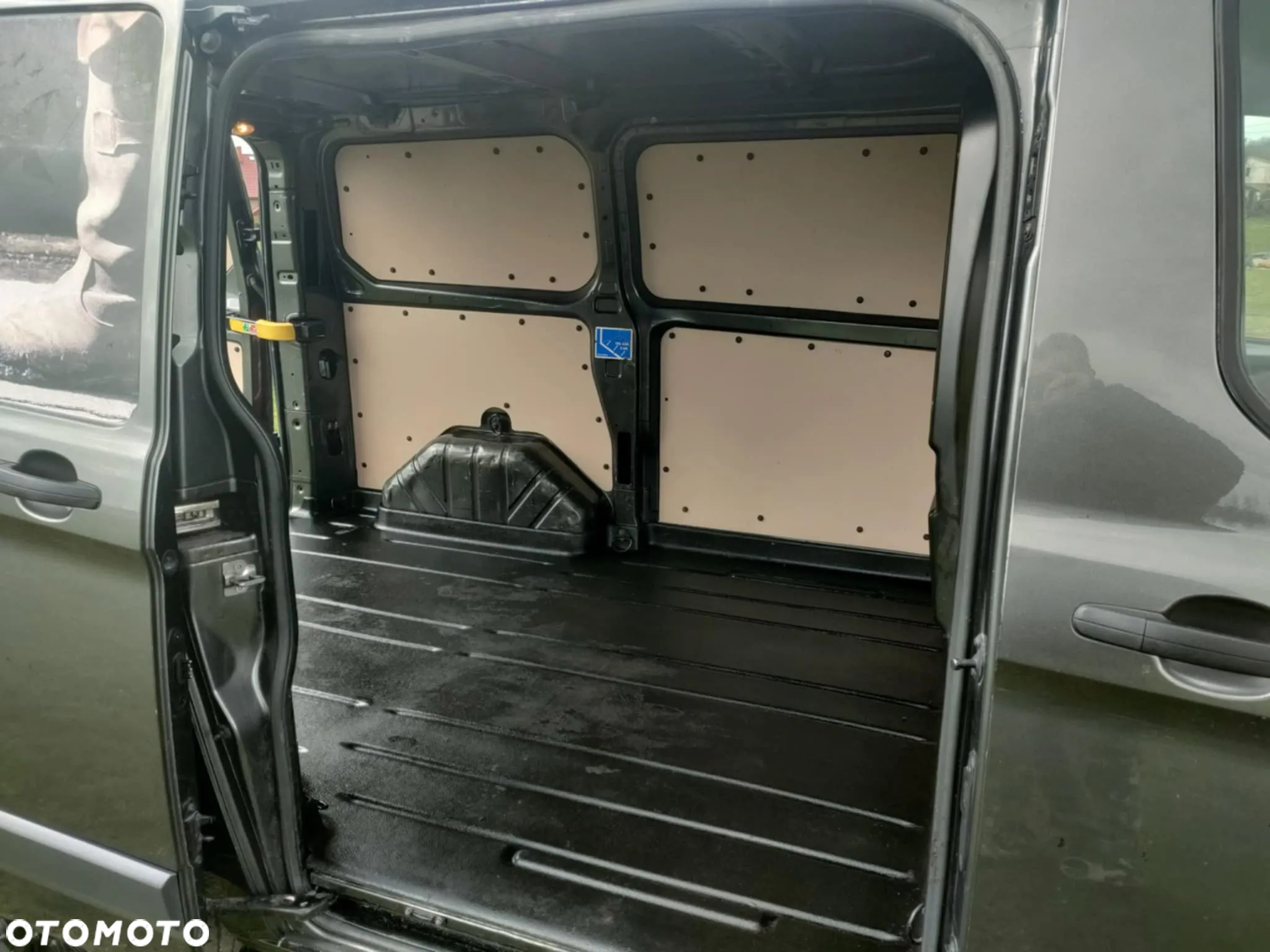 Ford TRANSIT CUSTOM - 8