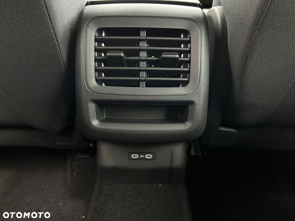 Volkswagen T-Roc - 26