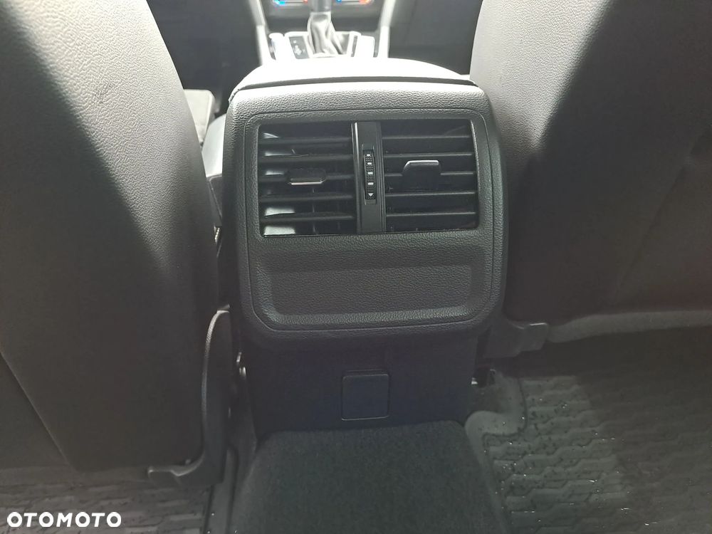 Volkswagen Passat 1.5 TSI EVO Elegance DSG - 16