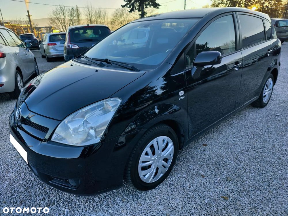 Toyota Corolla Verso - 3