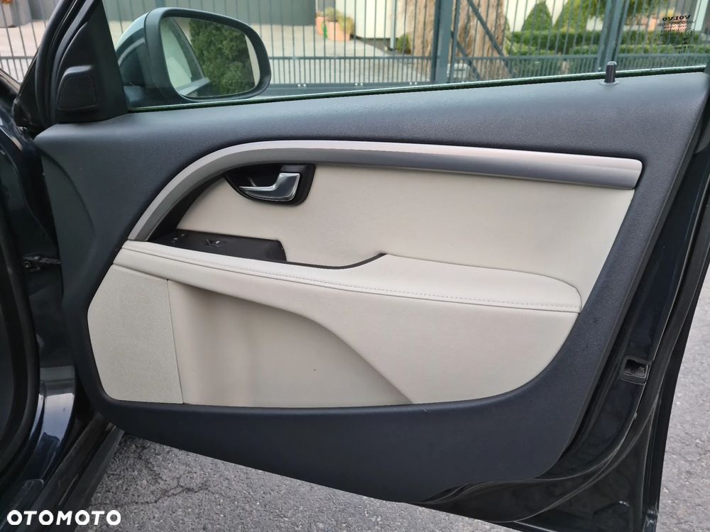 Volvo V70 D3 Summum - 27