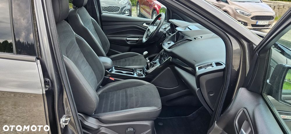 Ford Kuga 2.0 TDCi 2x4 ST-Line - 29