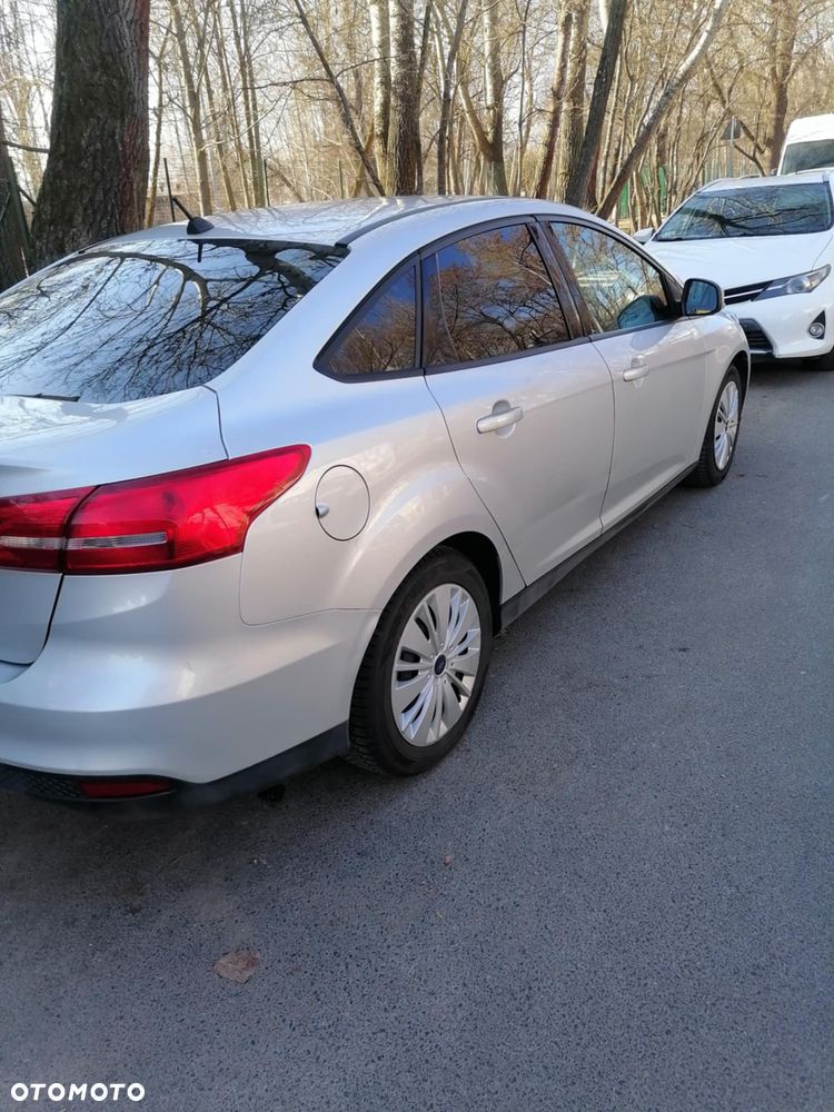 Ford Focus 1.6 Trend - 10