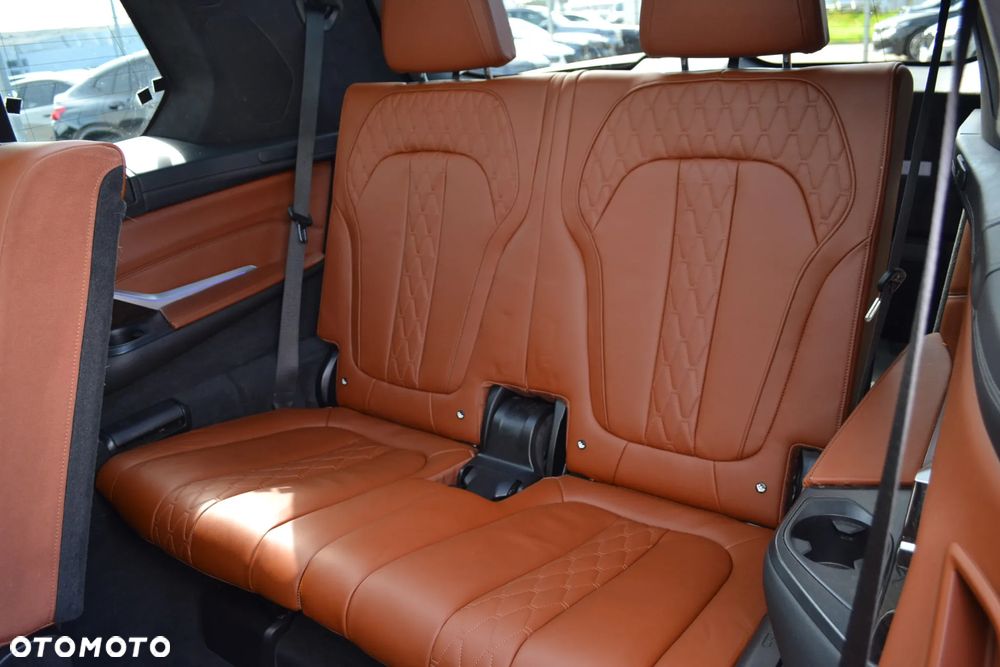 BMW X7 - 11