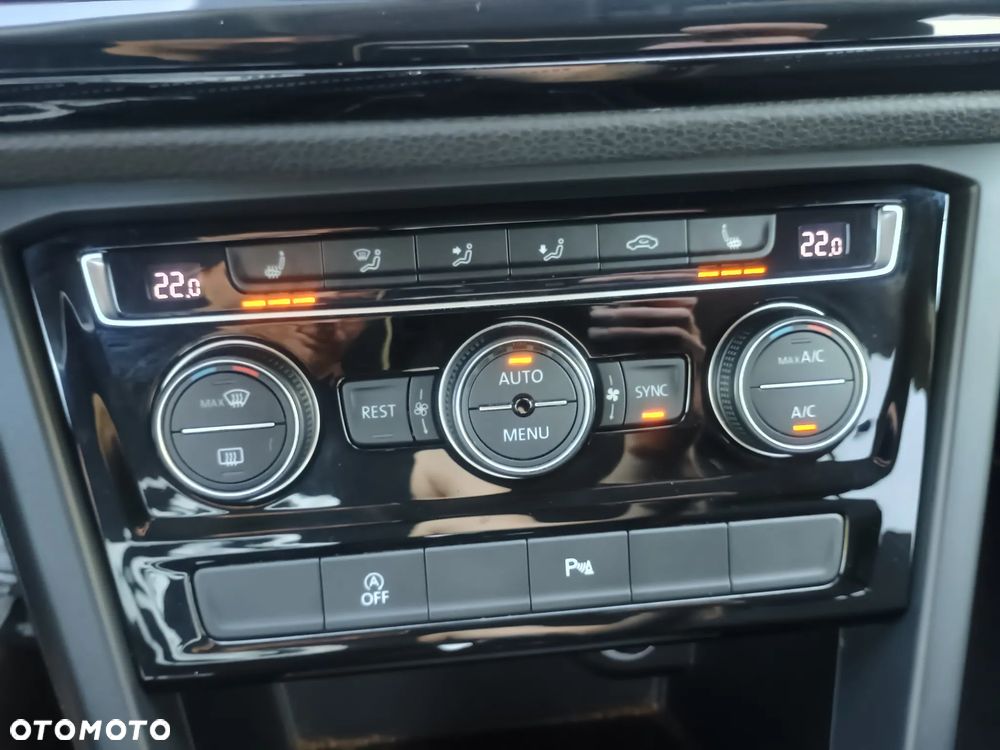 Volkswagen Touran 1.2 TSI (BlueMotion Technology) SOUND - 32