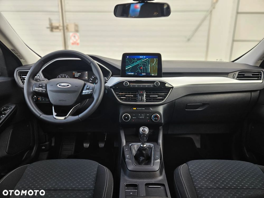 Ford Kuga - 36