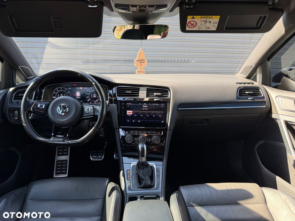Volkswagen Golf - 8