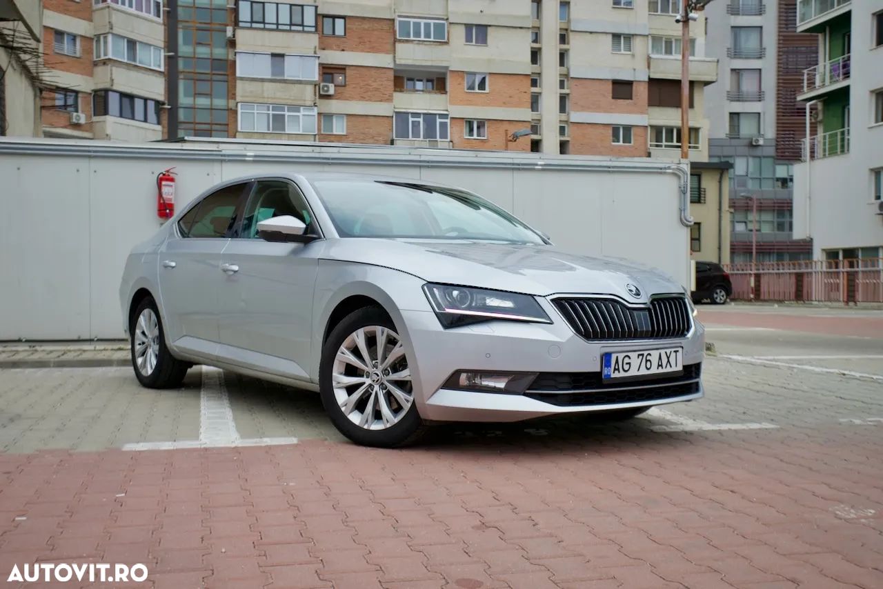 Skoda Superb 2.0 TDI DSG Ambition - 1
