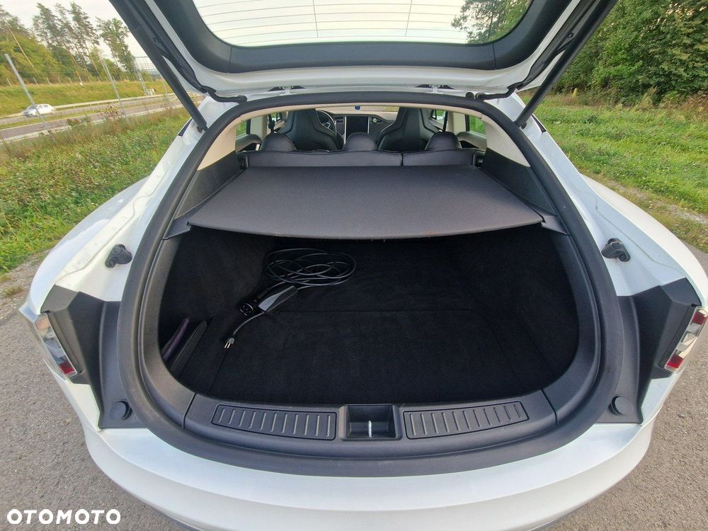 Tesla Model S - 14