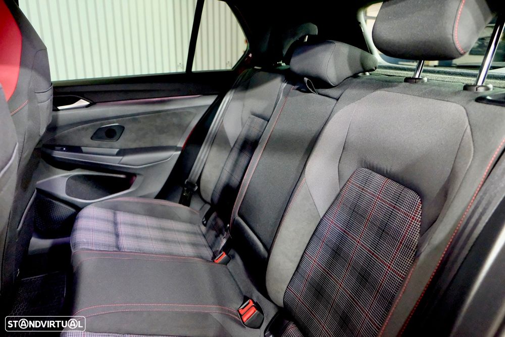 VW Golf 2.0 TSI GTI DSG - 24