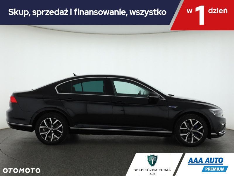 Volkswagen Passat - 8
