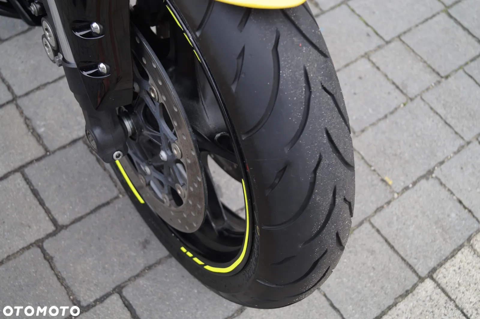 Yamaha FZ - 24