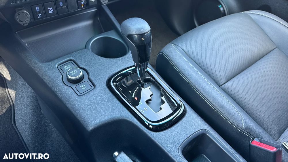 Toyota Hilux 2.8D 204CP 4x4 Double Cab AT MHEV Invincible Color Edition (3E5) - 30