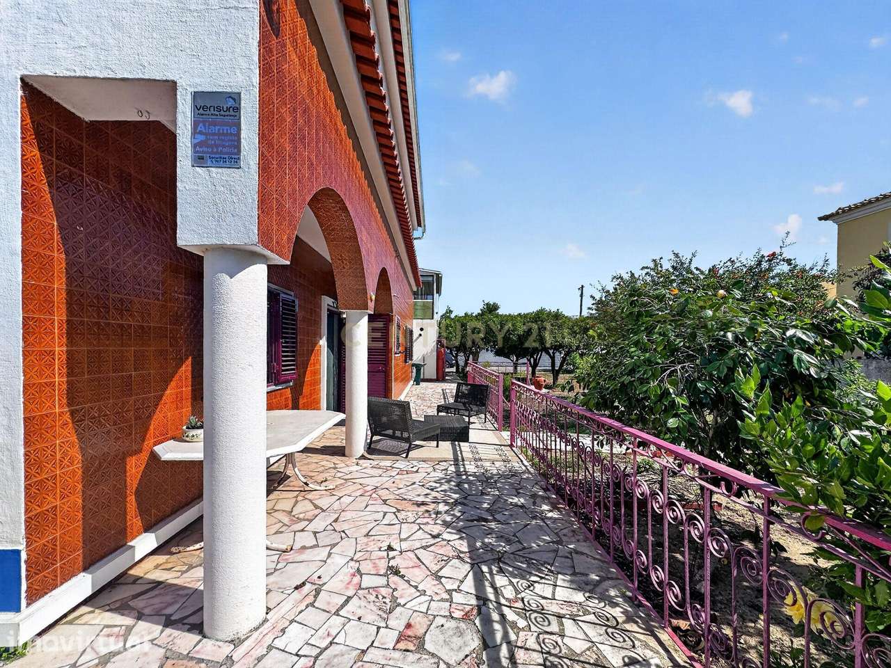 Moradia com 2 Apartamentos T3, Anexos e Grande Terreno – Quinta do Anj - Grande imagem: 4/43