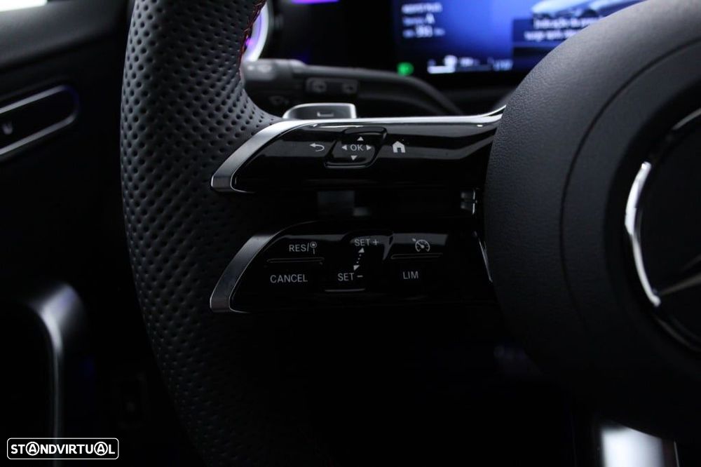 Mercedes-Benz A 250 e AMG Line - 22