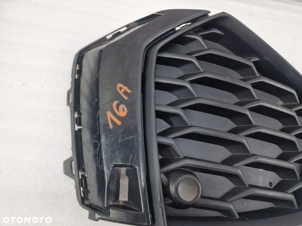 AUDI A3 8Y0 S-LINE 19- LEWA KRATKA BOCZNA ZDERZAKA PRZEDNIEGO PRZÓD NA PDC , NR 8Y0807681B , NR AUKCJI E/16 - 4