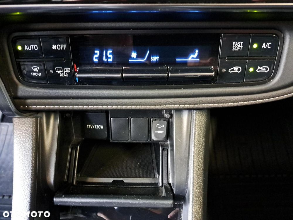 Toyota Auris - 25