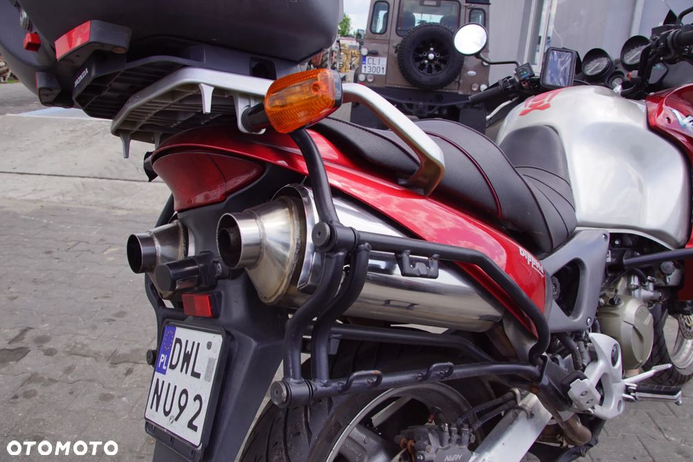 Motocykl na części - Honda XL1000 Varadero 996 cm3 94 KM SD01E 2001R Silnik Skrzynia Laga Owiewka Osłona Szyba Kufer Siedzenie Set Lampa Kierunkowskaz Wydech Manetka Sterownik Moduł Czujnik Licznik Przycisk - 17