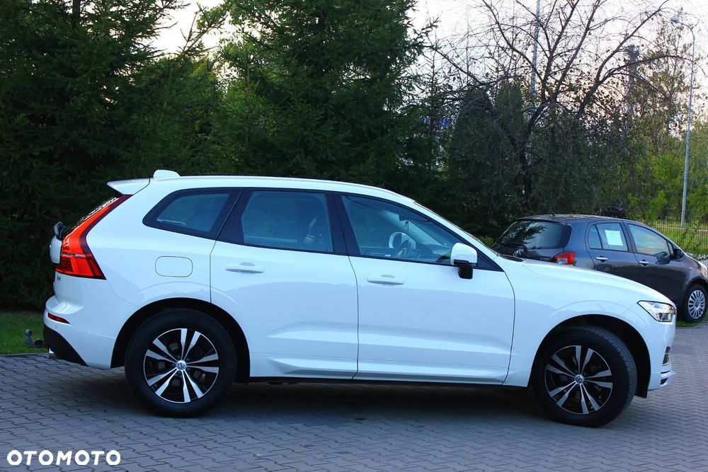Volvo XC 60 D4 Momentum Pro - 12