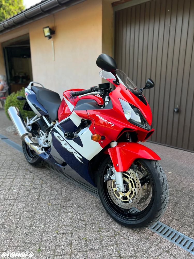 Honda CBR - 1