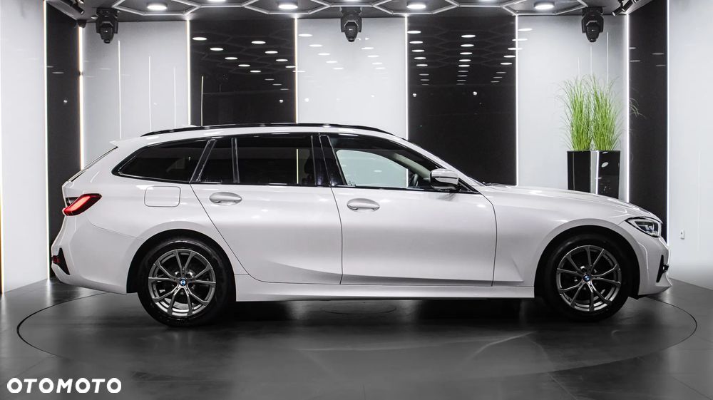 BMW Seria 3 318d Sport Line - 8