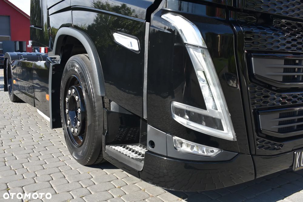 Volvo FH 500 XL MEGA // RETARDER // FULL LED // SKÓRY // XENON // TV // FULL AIR // BLACK EDITION // TRĄBY HADLEY // ORUROWANIE - 14