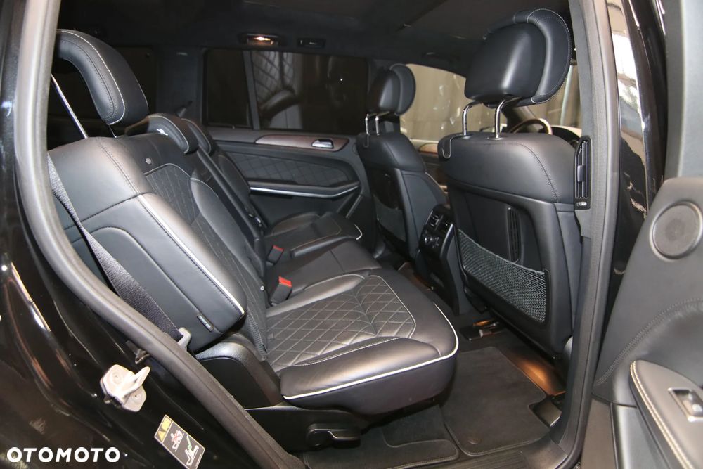 Mercedes-Benz GL - 23