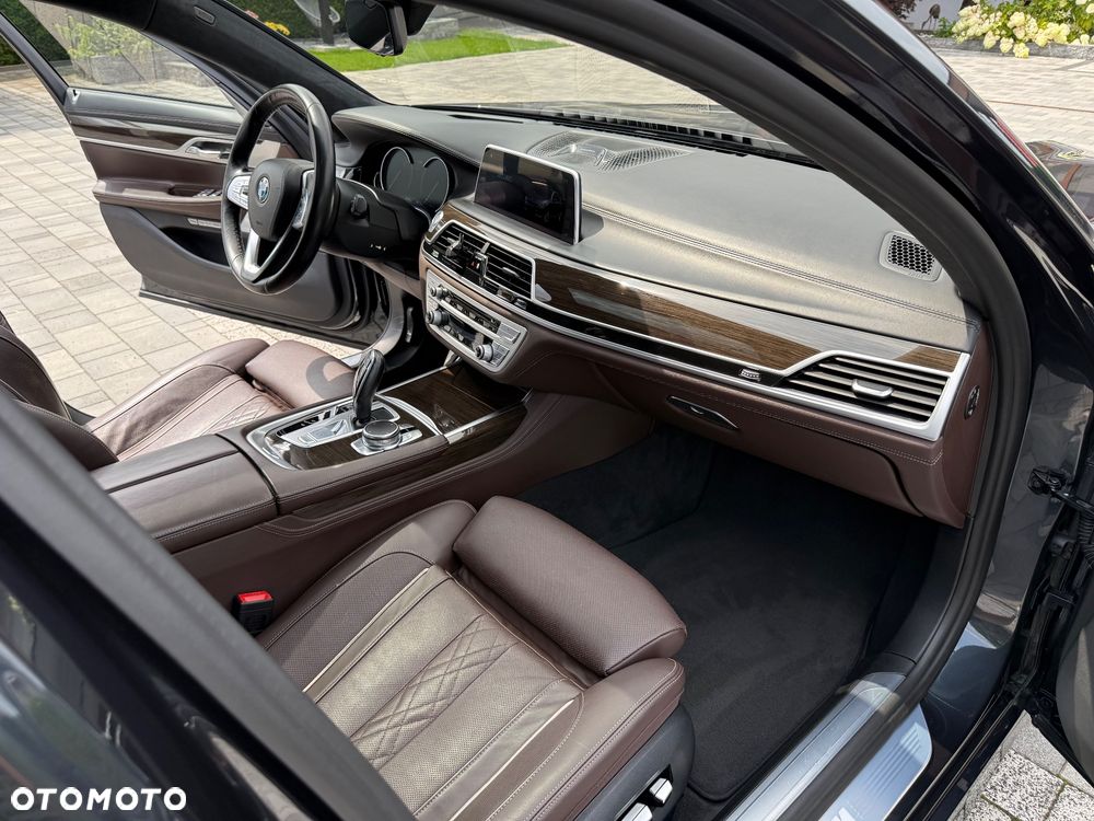 BMW Seria 7 750Ld xDrive - 23