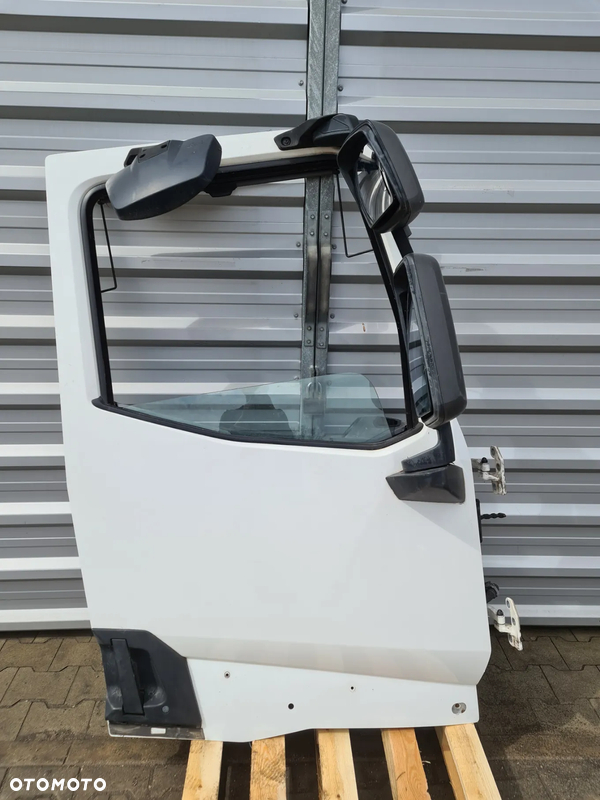 DRZWI PRAWE RENAULT RANGE GAMA T C K