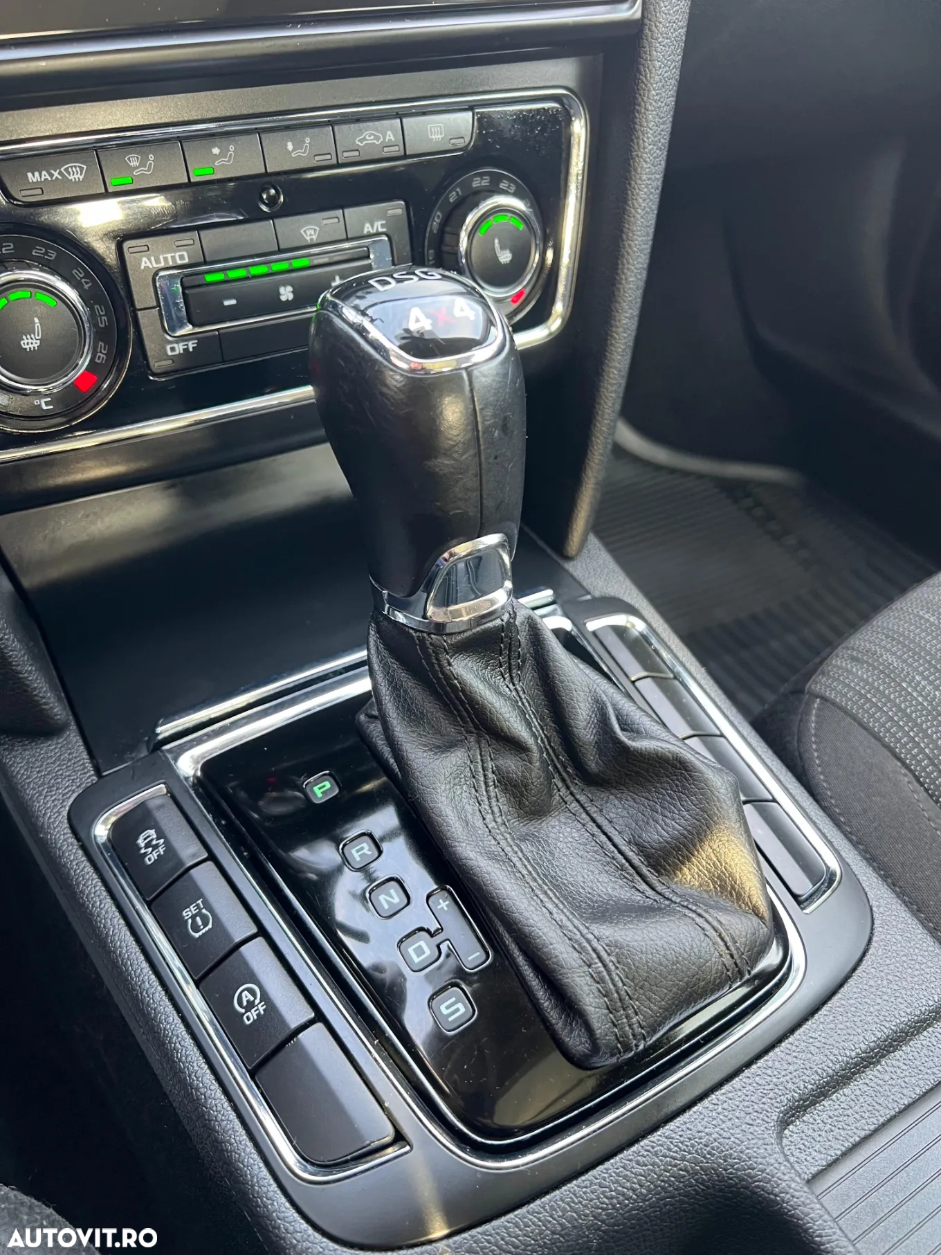 Skoda Superb Combi 2.0 TDI 4X4 Elegance - 8