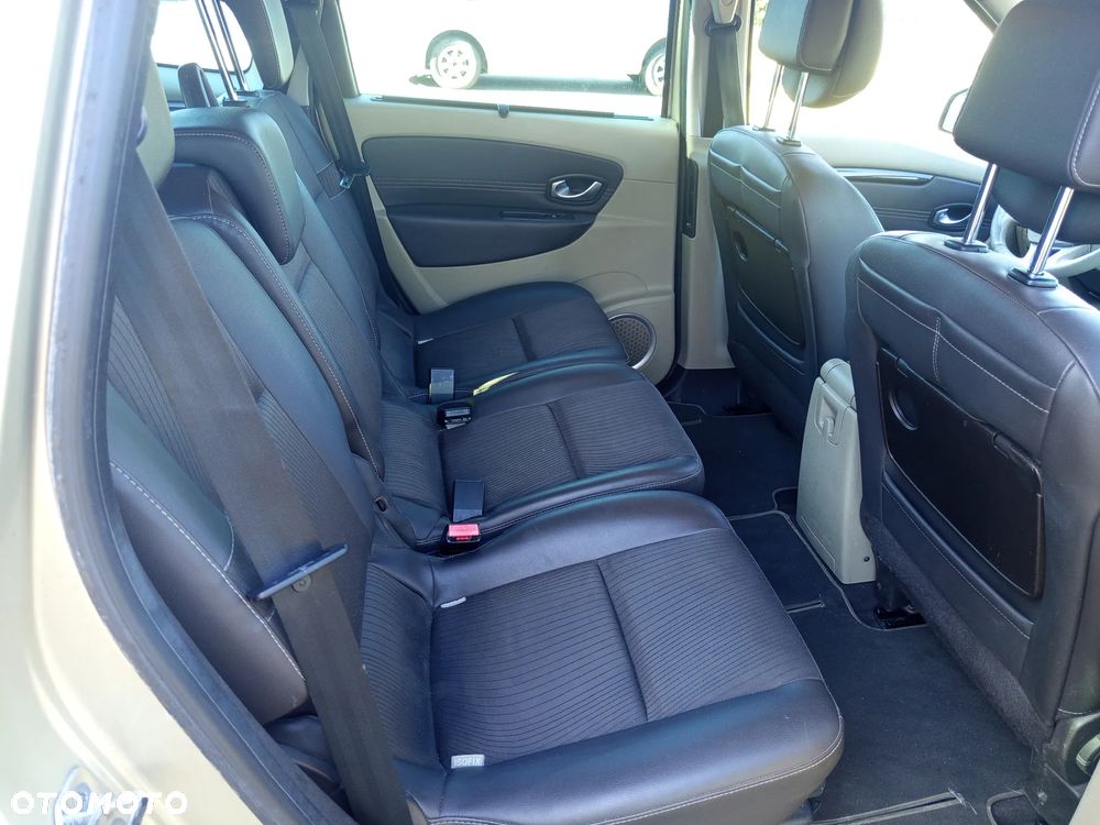 Renault Scenic 1.9 dCi Bose Edition - 24